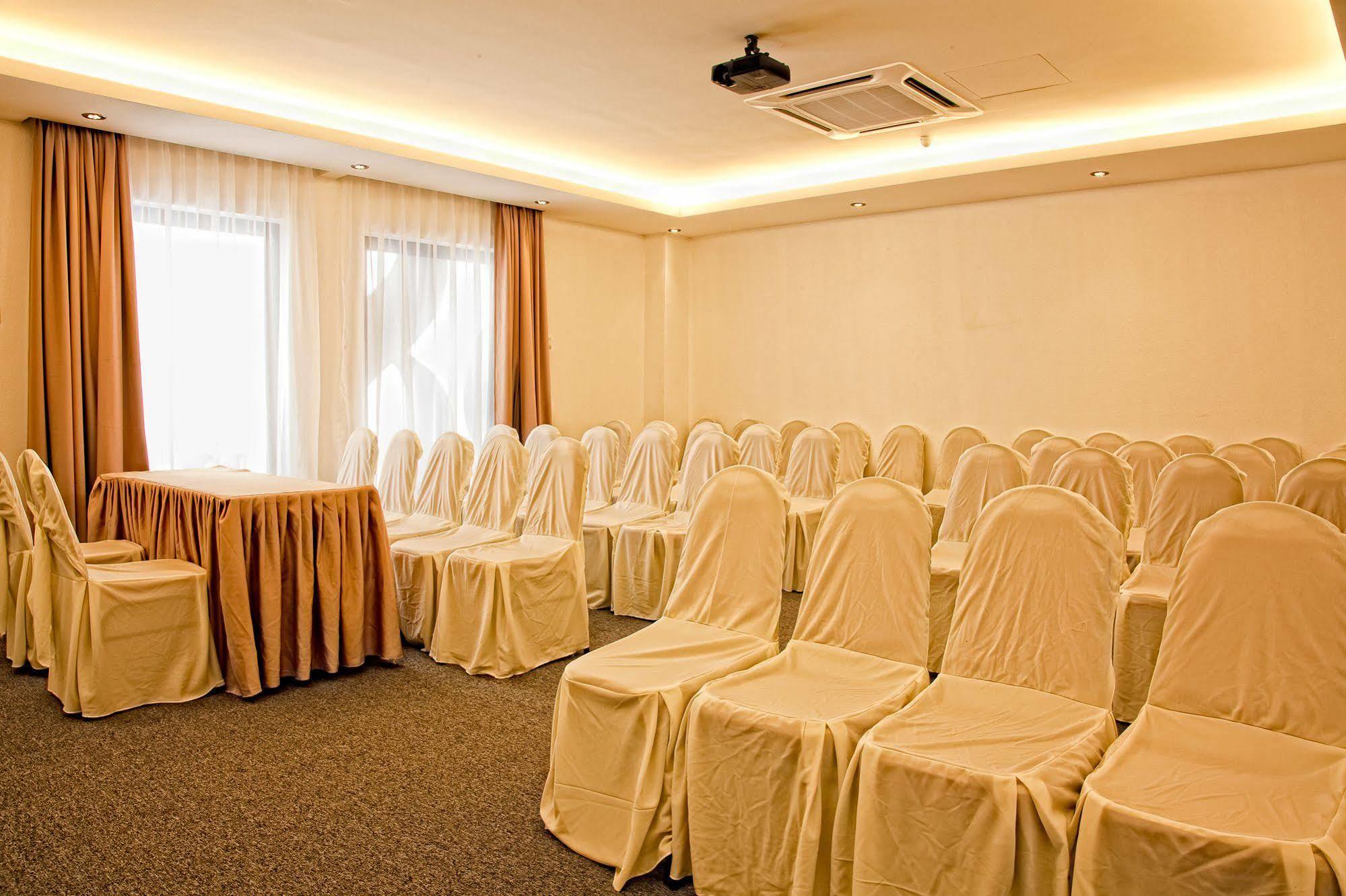 The Leverage Business Hotel - Rawang Eksteriør billede